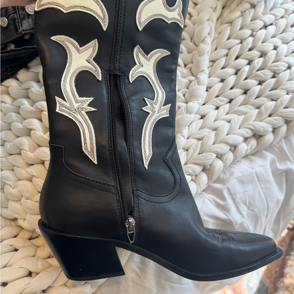 Dolce Vita Black Western Heeled Boots with White Embroidery - Picture 7 of 7